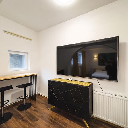 Loving Downtown Studio By Chr Luxury Property Boekarest Buitenkant foto