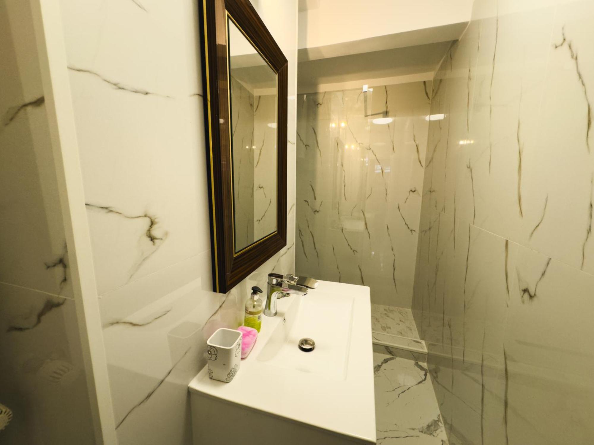 Loving Downtown Studio By Chr Luxury Property Boekarest Buitenkant foto
